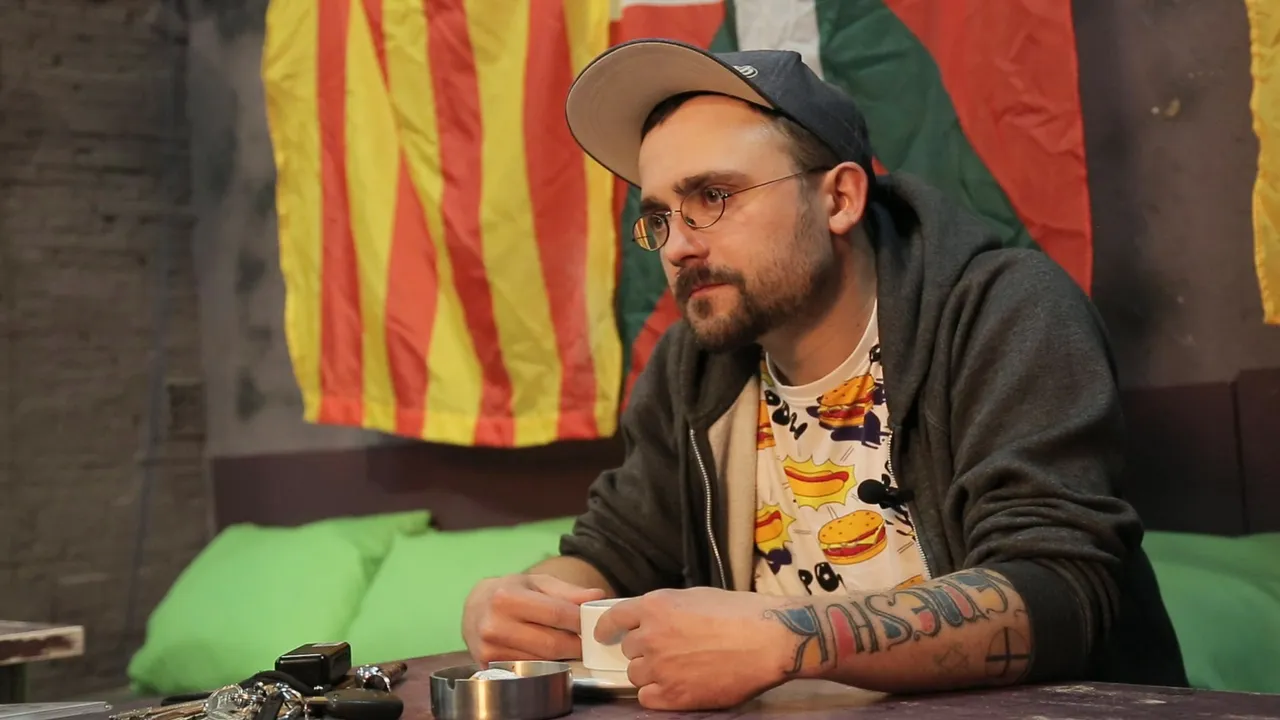 Museum Revolution background image