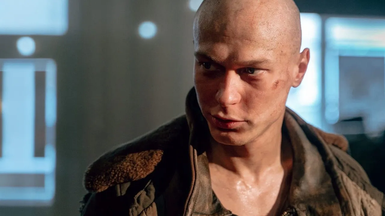 Captain Volkonogov Escaped background image