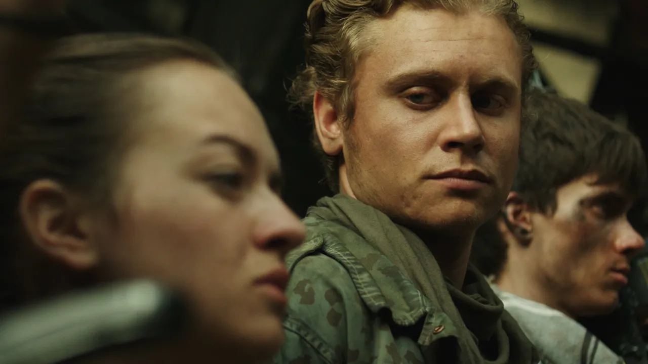 Chained background image