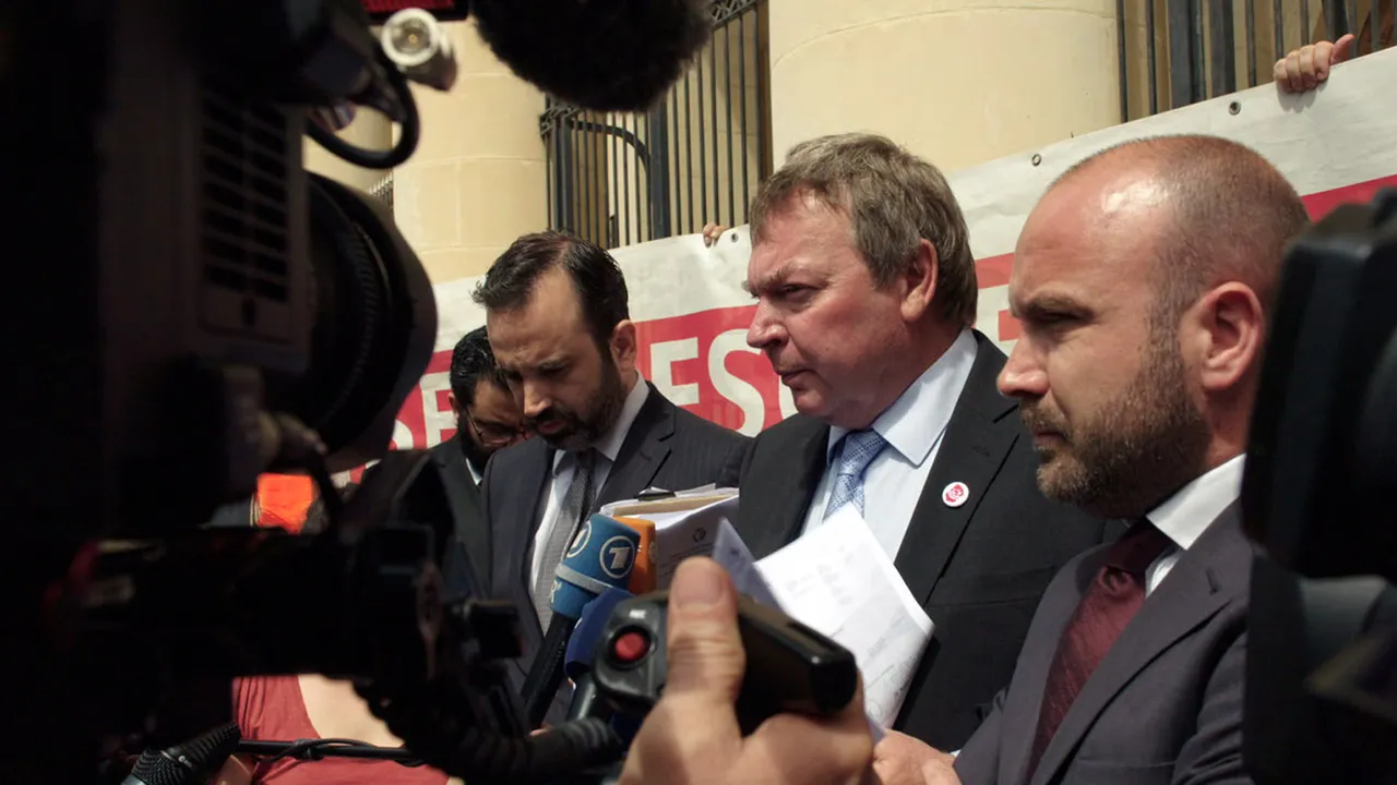 No News background image