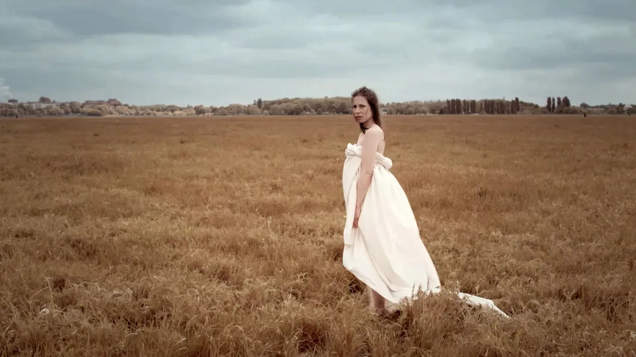 Treu background image